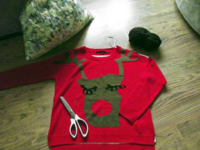 reindeer jumper and scissors