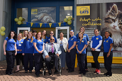 Mayor of Merton and Cats Protection staff outside homing centre