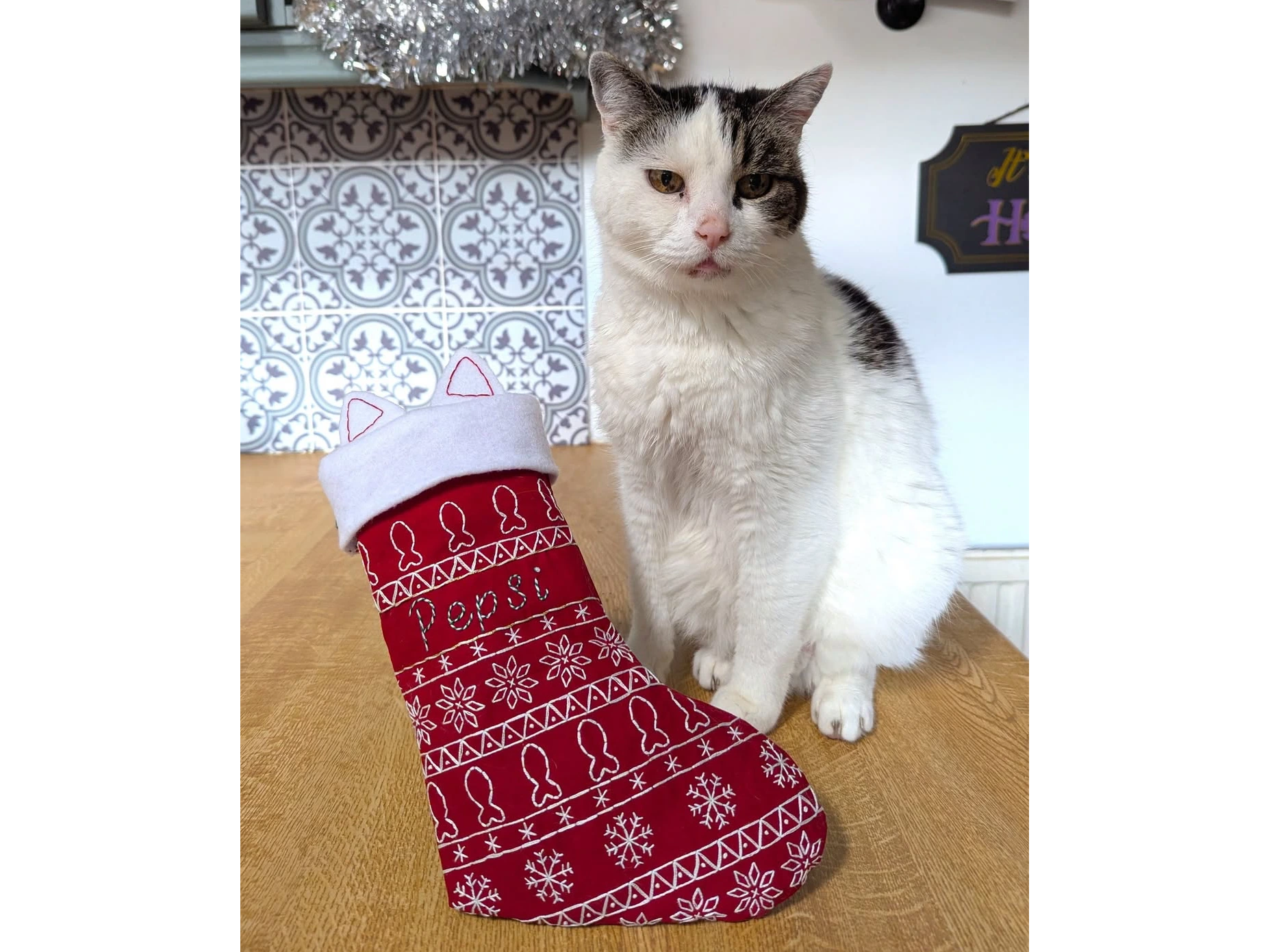 Festive crafting plus helping cats, what could be better?!